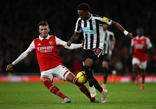 高对抗性的 高对抗性的